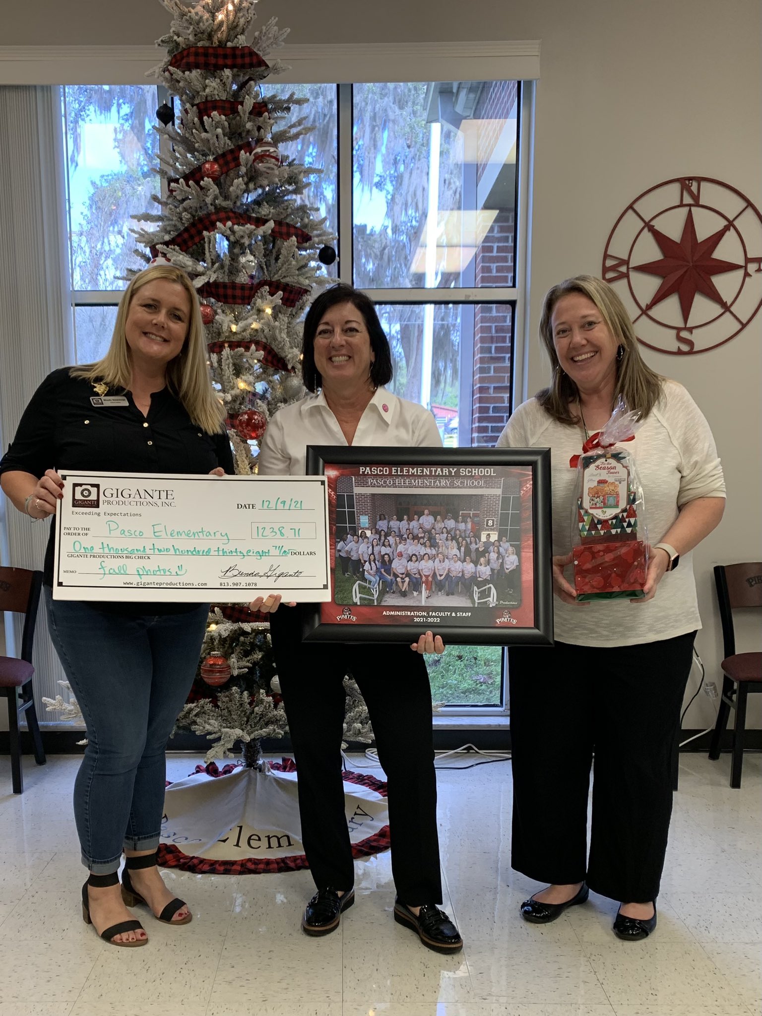 Jouer Christmas 2022 Pasco Elementary School On Twitter: "Thank You To Gigante Productions For  Their Partnership And Generosity! Https://T.co/Dp6Ruazr1Q" / Twitter