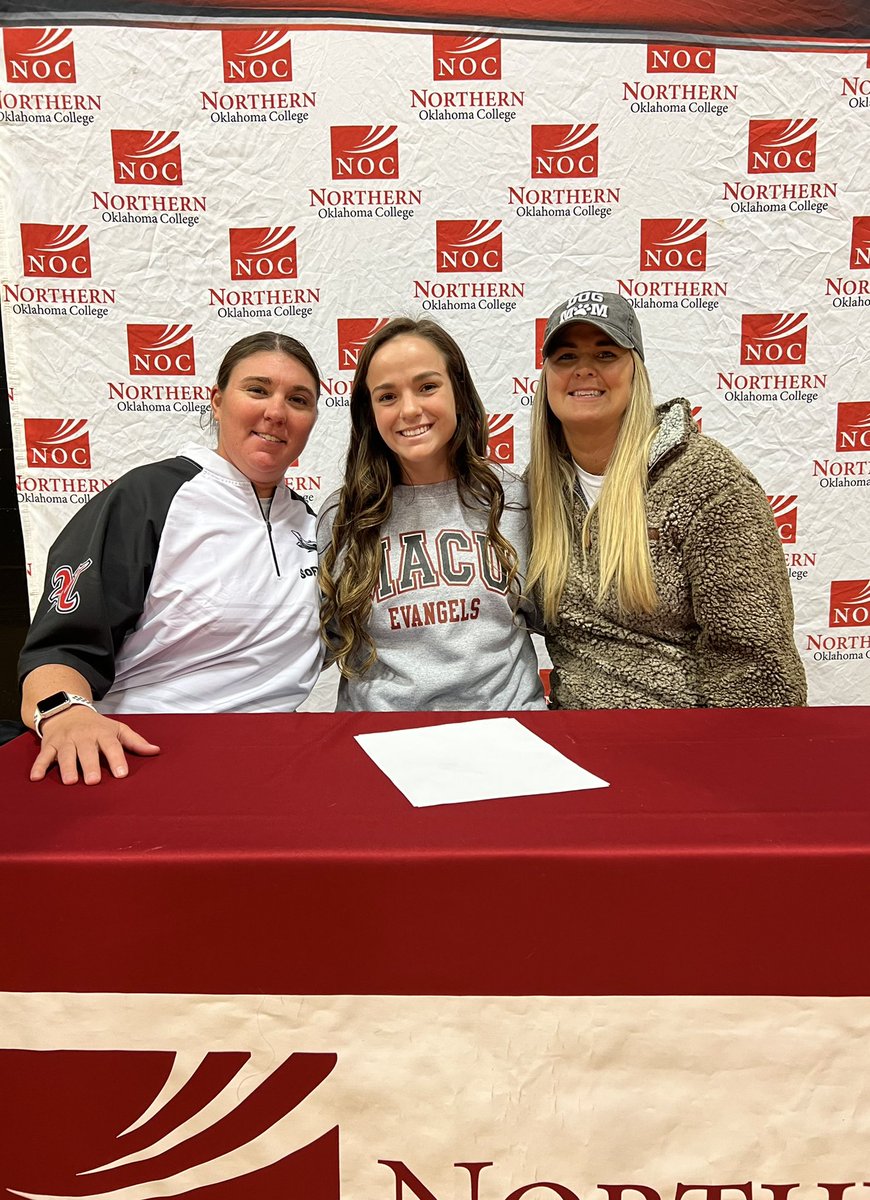 NOCEnidSB's tweet photo. 𝐶𝑜𝑛𝑔𝑟𝑎𝑡𝑢𝑙𝑎𝑡𝑖𝑜𝑛𝑠 to these 3 for making it 𝐎𝐅𝐅𝐈𝐂𝐈𝐀𝐋 today as they signed their NLI to play at the next level. We’re beyond proud of you!

Madison Kovar - Mount Marty Uni.
Macy Stockton - MACU
Kylee McDaniel - Mount Marty Uni.

#JetFAM4Life ✈️
#N_O_C https://t.co/F74SXLDm5W