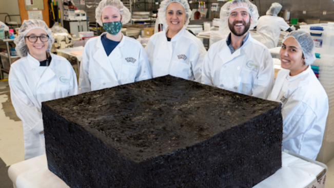 Marca de Cannabis faz o maior brownie de maconha do mundo nos EUA - portalrapmais.com/marca-de-canna…