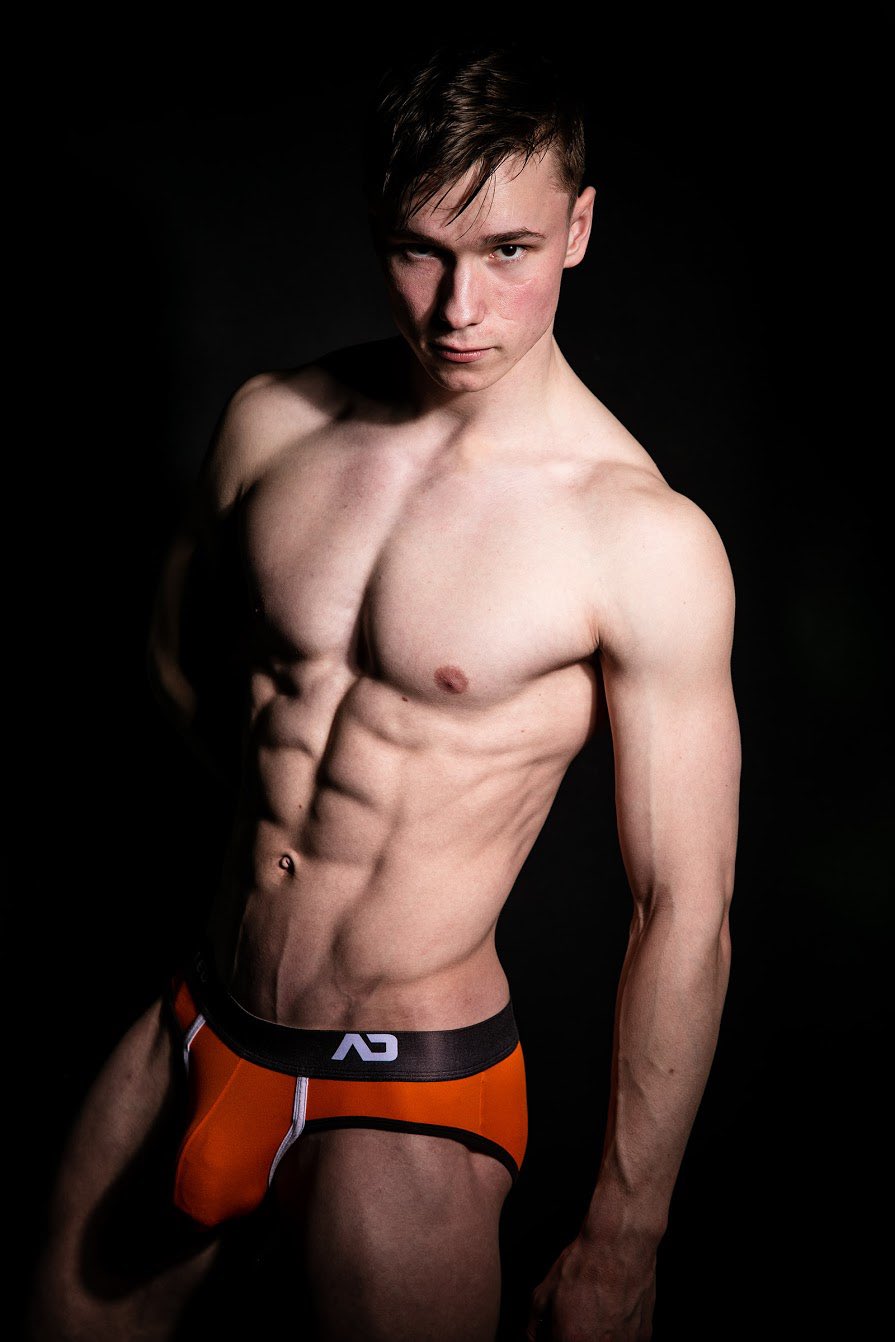 A throwback to I think my first photo shoot with @jonasnoren_se ? I was not brave enough to post it back