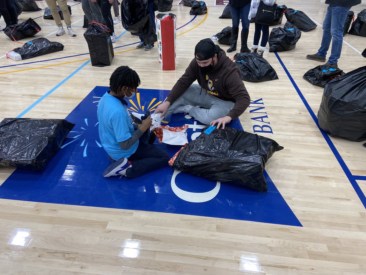 Thank you, <a href="/BGCGreaterNWI/">BGC of Greater Northwest Indiana</a> for having us out for your Christmas to Remember event!!! 

#ThirtySix💯