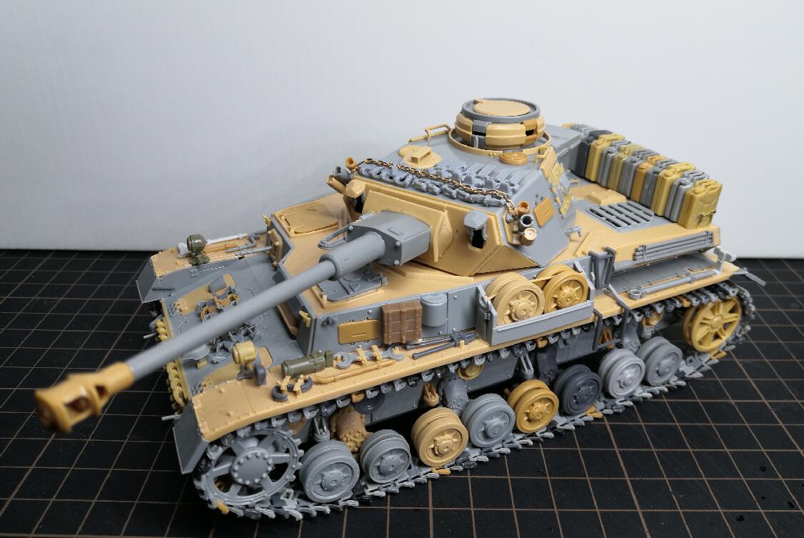 Om udrydde Svare gfjdsfgdsg on Twitter: "my friend made this Pz.IV and let's guess how many  Pz.IV kits he used…… https://t.co/BnwUvvEJhr" / Twitter