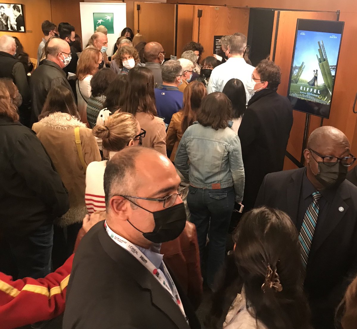 theUSFrenchFF's tweet photo. Special thanks go to our official sponsors @BankoftheWest and @BNPParibas
We are committed in spreading the emotions of french cinema with the bank of cinema.
@BertrandCizeau @welovecinemafr #frenchcinema #colcoa #frenchfilms #welovecinema https://t.co/nE1VB9L7pp