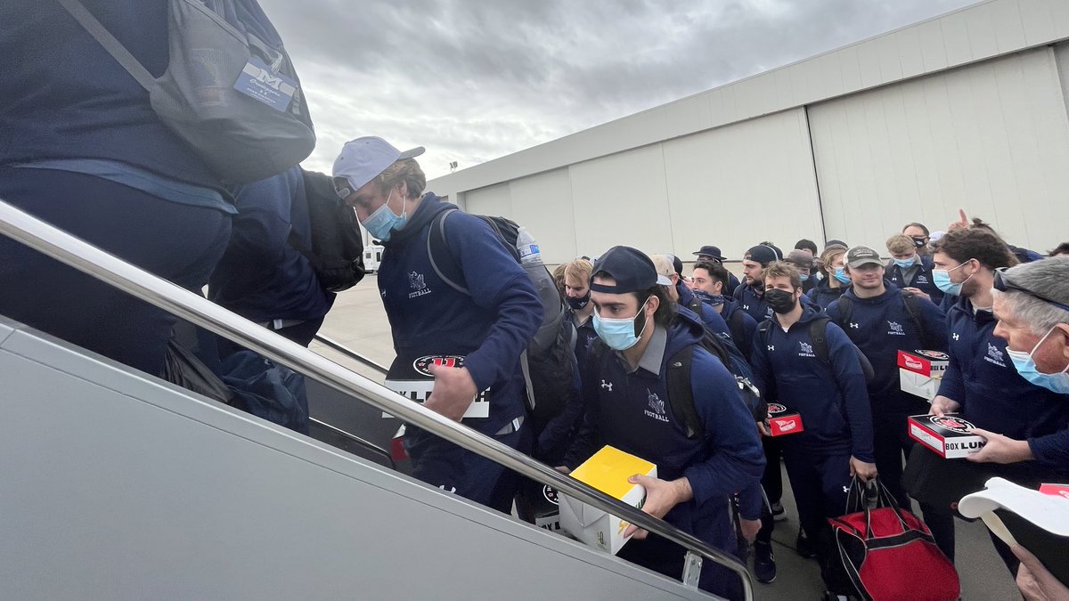 MinesFootball's tweet photo. DEN✈️VLD

#HelluvaEngineer⚒ https://t.co/Cg95lEXfKM