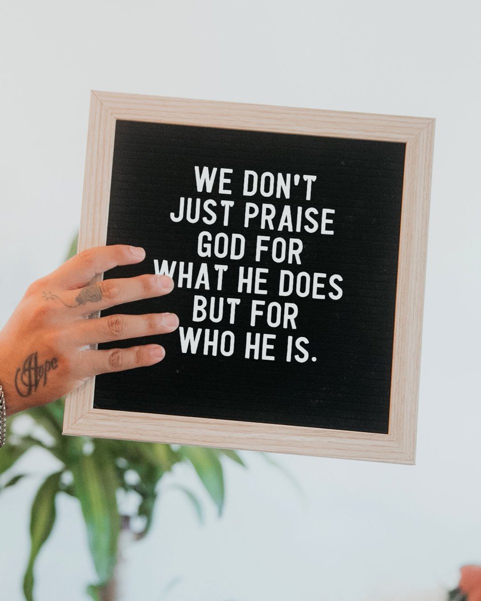 craiggroeschel's tweet photo. Worship isn't based on our circumstances. It's based on God's character. https://t.co/IwURyW79E5