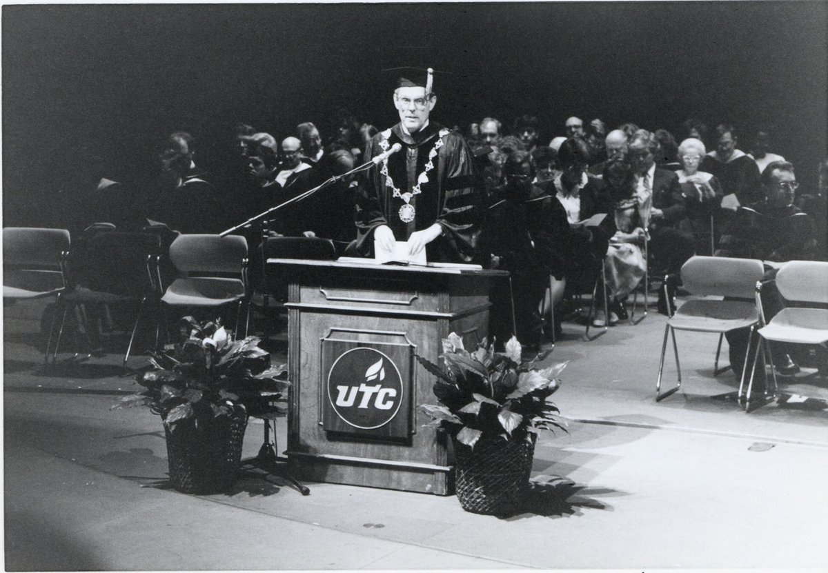 UTChattanooga's tweet photo. Chattanooga, Chattanooga!
Loud the anthem swell.
Sing, O sing of alma mater.
All her praised tell.
#UTCGrad21 https://t.co/tWNIT2Z5tI
