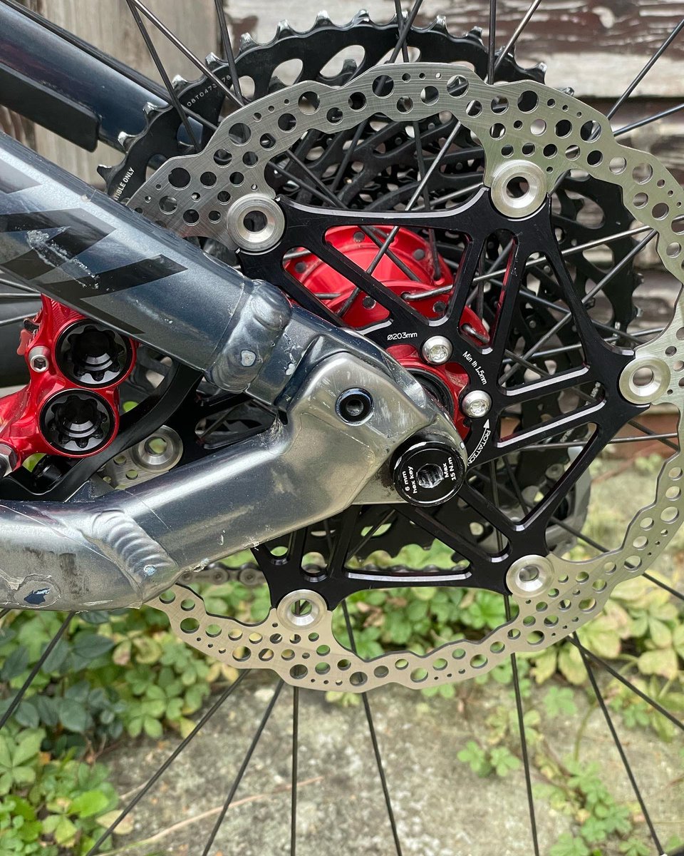 ski_57's tweet photo. Oh the bling #SoMuchRed with a hint of grey and a touch of black #JustRide https://t.co/xj6kb2IB23