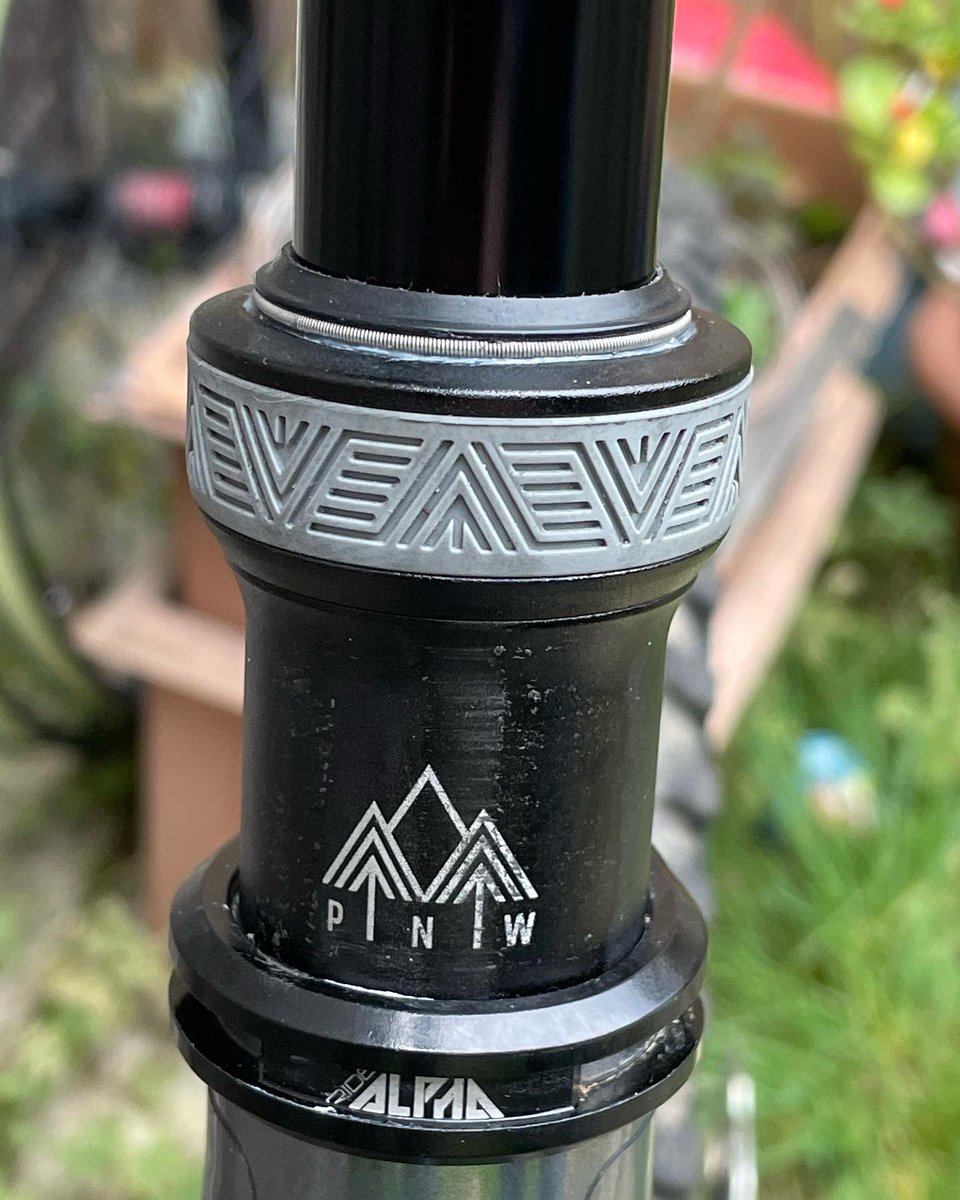 ski_57's tweet photo. Oh the bling #SoMuchRed with a hint of grey and a touch of black #JustRide https://t.co/xj6kb2IB23