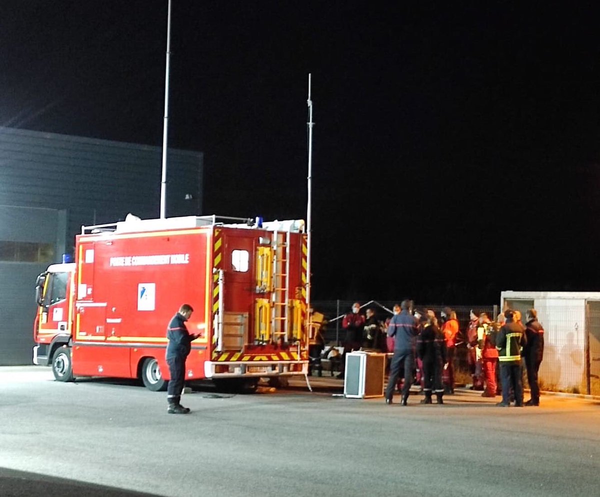 SDIS51's tweet photo. 👏Félicitations au LTN N. RAGOT pr sa réussite au stage #CYN3, lui permettant de tenir l’emploi de conseiller technique cynotechnique🐕 1 formation organisée par l’@ECASCVALABRE à Leucate ds l’Aude, a réuni pr la 1ère X des MSP conjointes avec le stage de #SDE3 👨‍🚒👩‍🚒🚨 https://t.co/YjNisOp1T6