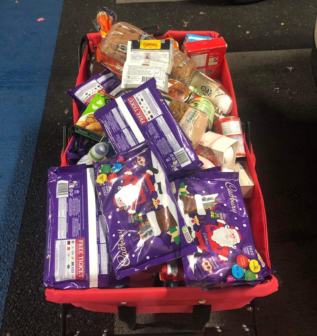 On Monday night we had our last meeting of 2021. There were Christmas songs, prosecco, bauble painting and mince pies! We also had a collection for <a href="/FoodBankNewport/">Newport Foodbank</a> which was delivered to them today. Merry Christmas 🎅 🎄.