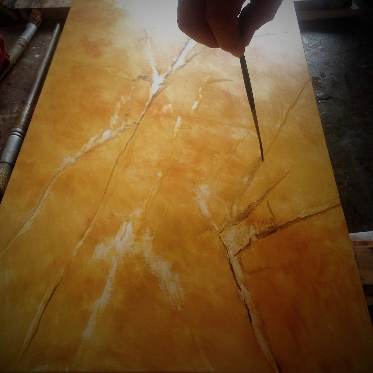 EskdaleR's tweet photo. Two stages are required for our painted 'commercial' sienna marble. This image shows the first stage.
#fauxmarble
#marbleising
#siennamarble
#historicdecorativecraft
#historicpaintedfinishes
#conserverestorecreate https://t.co/NWVCrdzeS8
