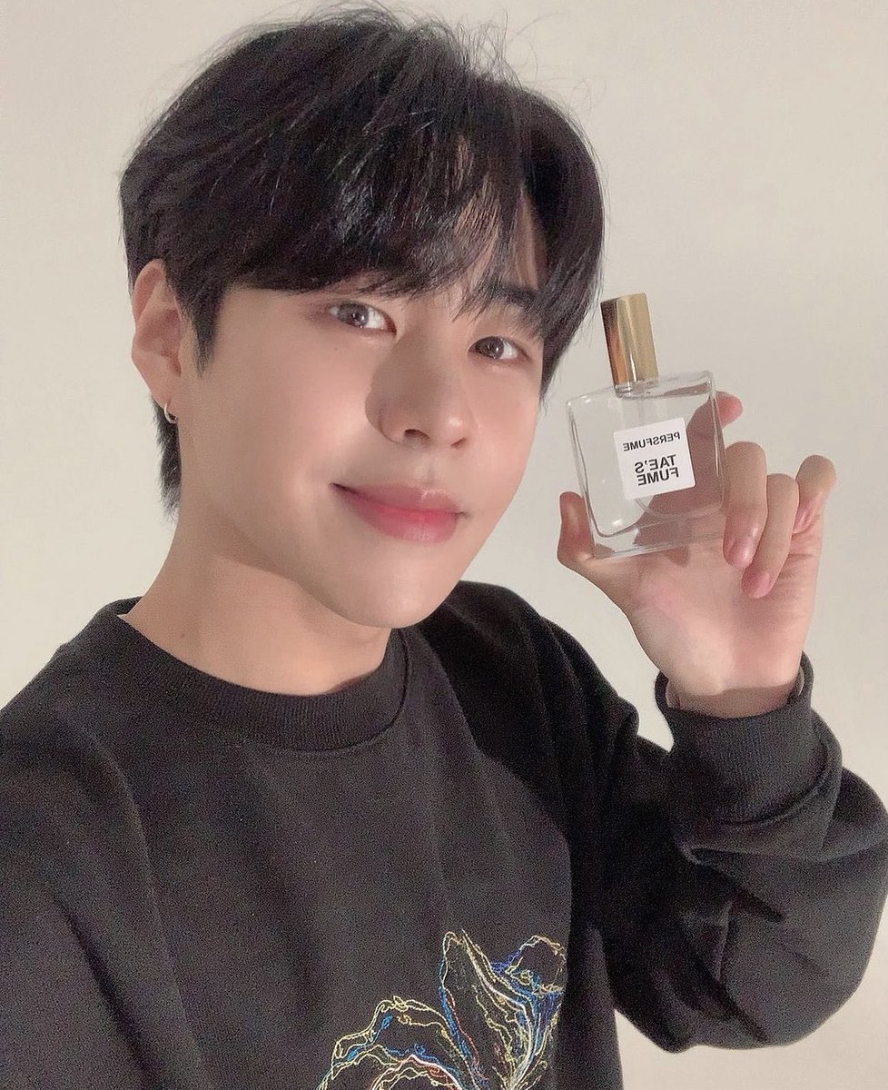 imfact_trash's tweet photo. Tae’s fume on sale now! Get it for 25% off everyone~
It ships worldwide☺️

Buy it here: https://t.co/R0rrBNLLi3

#IMFACT #임팩트 #Taeho #태호 #taesfume #태스퓸 #perfume #향수 https://t.co/P8TMXcmrSC