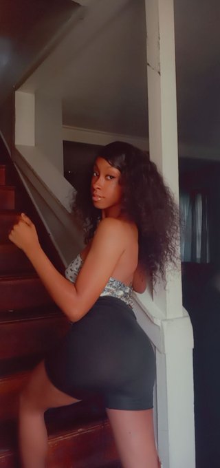 ☺😉good afternoon🖤🌹. https://t.co/1X5reKD89U