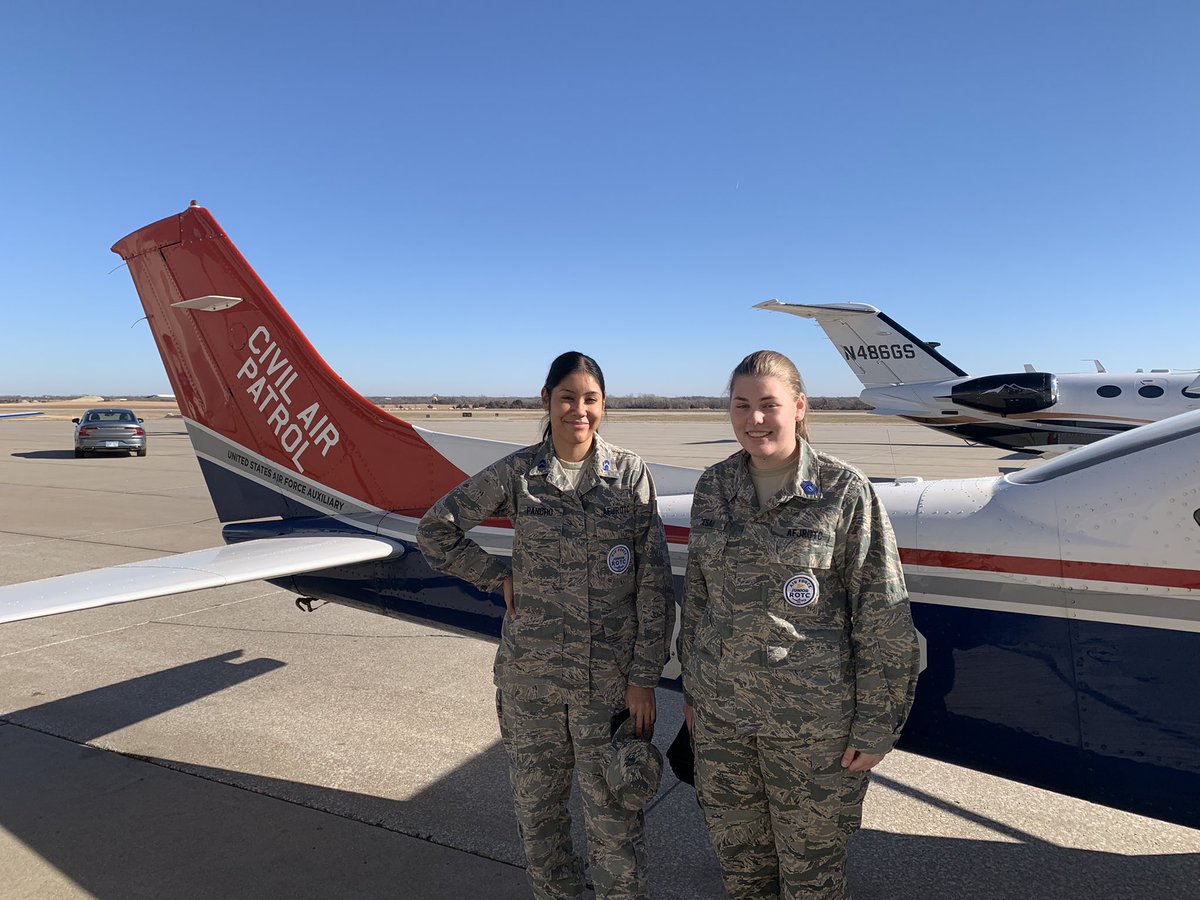 wh_afjrotc's tweet photo. Cadets flew with the Civil Air Patrol today. The flew out the ElDorado lake and back. https://t.co/k2UobrPQGv