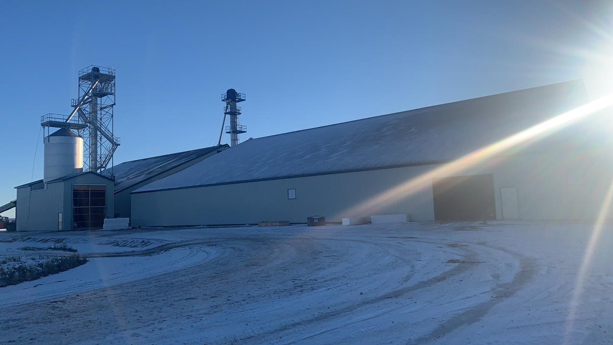 HiTechInstall's tweet photo. Great crew and great subcontractors - On Budget, On Time, Never Compromise. Nearing the end in #Wanham @NutrienAg_Peace @NutrienAgCda #fertilizer https://t.co/enNAlNjnxC