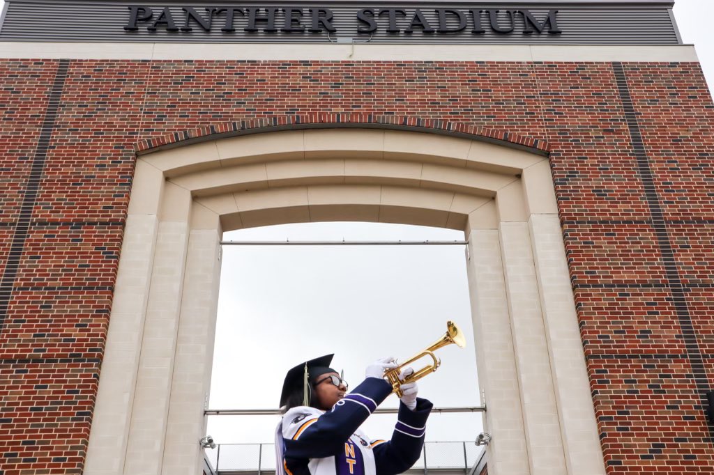 Static_Kay_'s tweet photo. December 11, 2021
Jeremiah 29:11

✨ Deans List 6x
✨Marching Storm
- Section Leader
- Band Captian 
✨ Tau Beta Sigma National Honorary Band Sorority Inc.
✨ B.S. in Kinesiology #PVGradSwag https://t.co/ALNhmNuHaF
