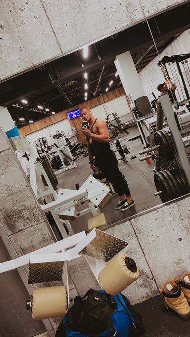 Starting my weekend right off! 👊 #Muscle #Gym #Fitness  How's you weekend so far ? https://t.co/PHnN<a href="/tag/muscle"class="tags">#Muscle</a><a href="/tag/gym"class="tags">#Gym</a><a href="/tag/fitness"class="tags"><span>#fitness</span></a>