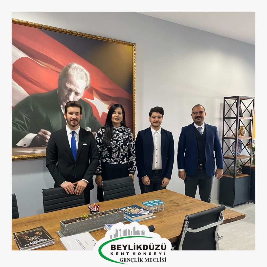 Gençlerimizin en büyük sorunlarından biride işsizlik. Bu amaçla Belediyemizin İnsan Kaynakları ve Eğitim Müdürlüğü Şefi Sn. Nuri Serhat Yücel’i ziyaret ettik. Bölgesel İstihdam Ofisi’nin işleyişi ve çalışmaları hakkında bilgi aldık. 

#beylikdüzü #gençlikmeclisi #kentkonseyi
