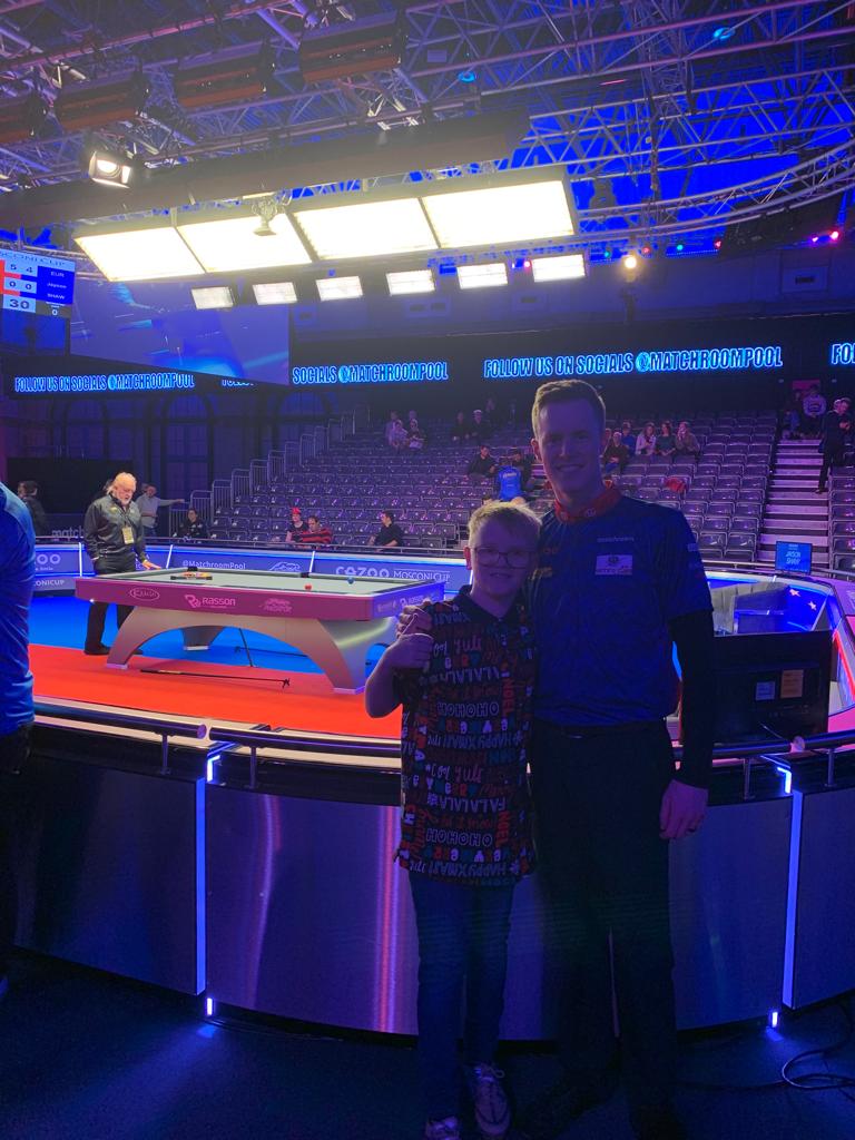 burgerboy180's tweet photo. @matchroomsport #bestdressed https://t.co/FwbXzvr0KD