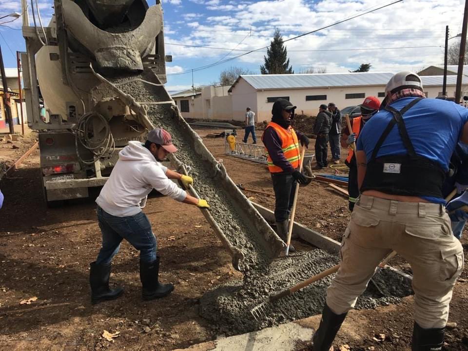 Anactv_mx's tweet photo. El presidente Marcelino Prieto comienza los trabajos de repavimentación🚧⚒ de la calle Abraham González para mejorar la movilidad de los habitantes de Cd Madera🚸

#ImpulsandoElMunicipio

@AleGutierrez_mx Pdta #Leon Pdta Asoc Nal Alcaldes #ANAC https://t.co/8bkmPfxZfw