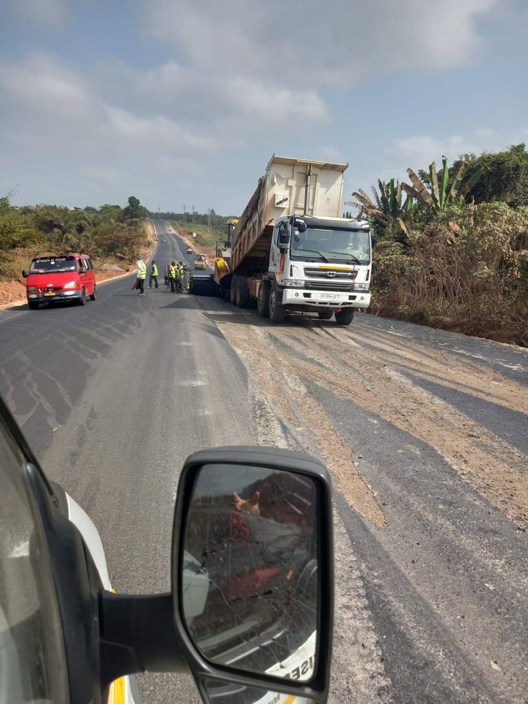 LenoxOsei's tweet photo. Ejisu to Effiduassi asphalt road in Ashanti region 95% completed 
#Wearemovingforward #Yearofroads https://t.co/g9JmyKi6Xi
