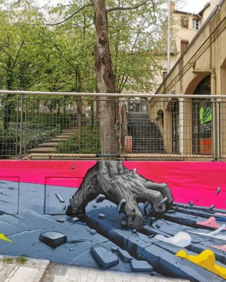 #streetart.  #urbanart.  #mural 
By : Brusk