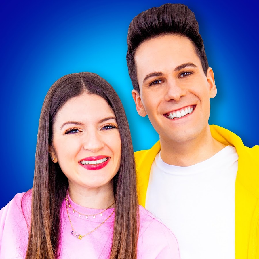 murielismoo's tweet image. Comunque sono inquietanti, secondo me sti due di nascosto fanno a pezzi le persone