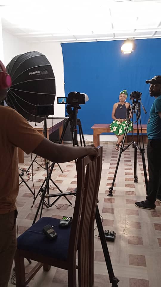 DigaMathieu's tweet image. Bientôt sur la chaîne Youtube 🎞️🎙️ d&apos; @ActivSpaces, les enregistrements spontanés de l&apos;équipe dans le studio 📽️🎞️ éphémère du #Pradec Douala 🎞️✂️🎥 youtube.com/channel/UCayqj…