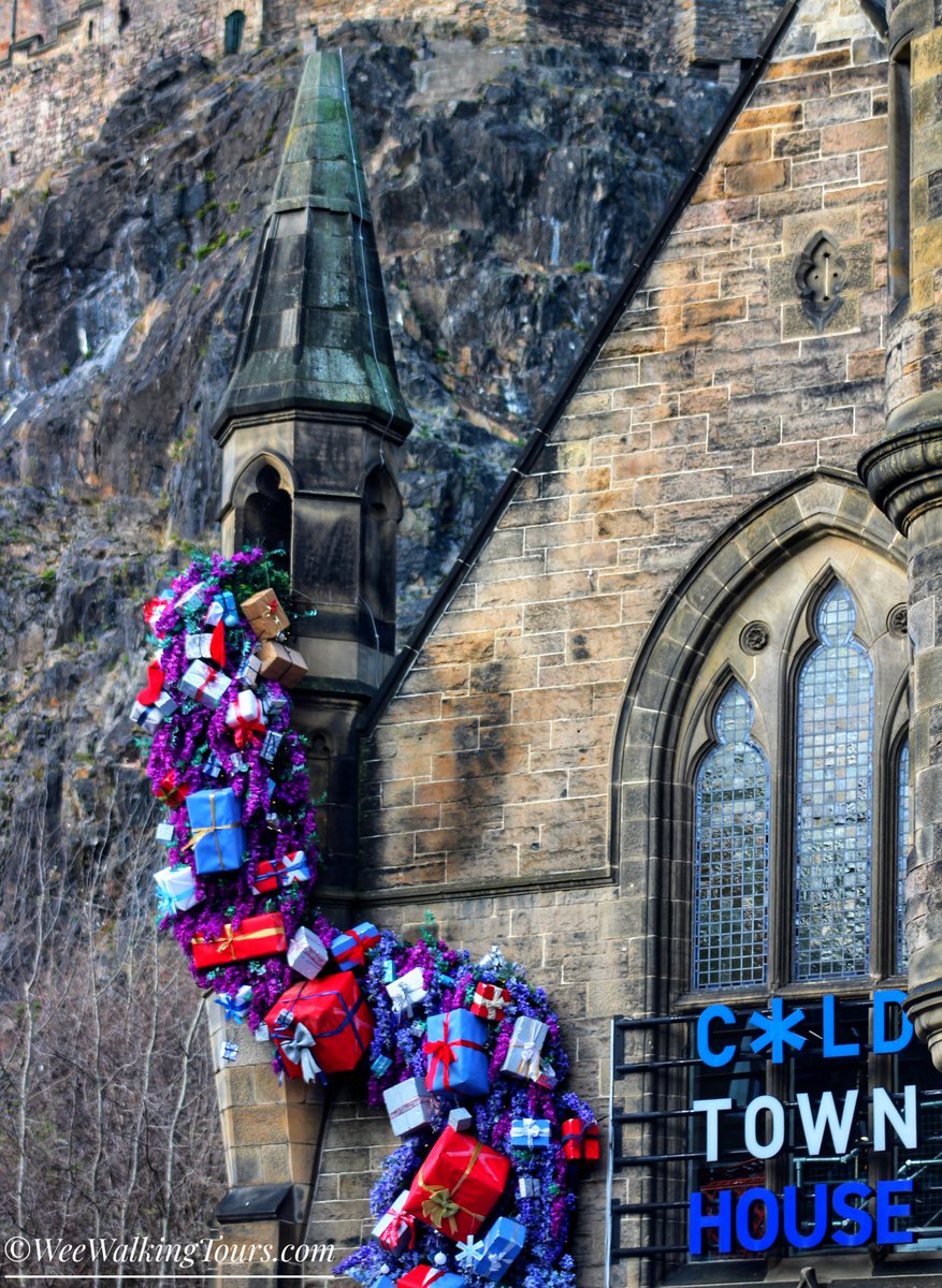 Our friends at #ColdTownHouse are looking stunning and very festive for the season! 🎁
Season's Greetings to all from Scotland!😀💙🏴󠁧󠁢󠁳󠁣󠁴󠁿
#ForeverEdinburgh #ScotlandIsCalling #EdinburghChristmas