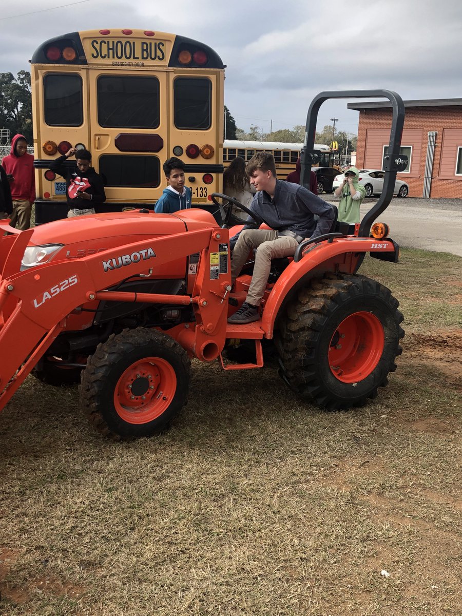 Mr. Crew's 4th block Beginning AG students are out practicing for their tractor driving test tomorrow. <a href="/Careertechmob/">Mobile Career Tech</a>
