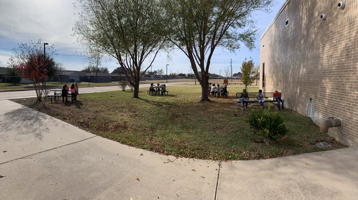 Enjoying this beautiful December weather with a book outside. @bbowenes #BBOPride #readtoachieve @TexasLegends