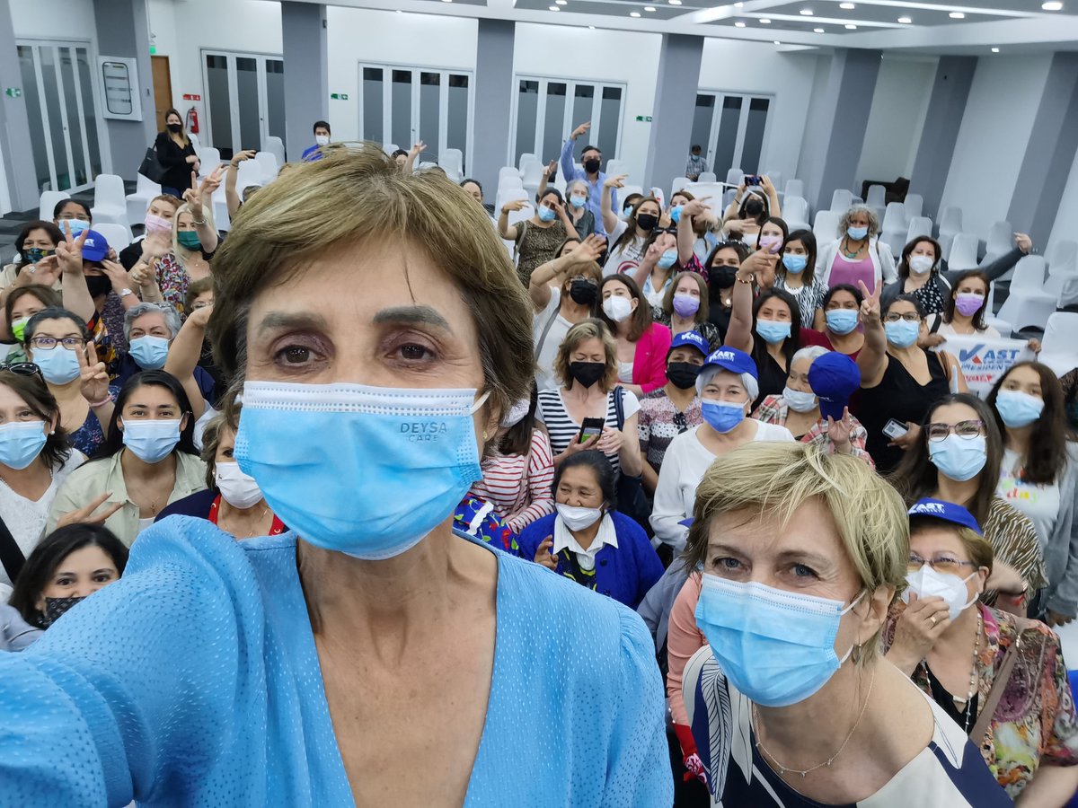 ¡Con más de 100 mujeres terminamos nuestra visita a La Araucanía con <a href="/evelynmatthei/">Evelyn Matthei</a>! Todo el poder de las mujeres para el futuro gobierno de <a href="/joseantoniokast/">José Antonio Kast Rist 🖐️🇨🇱</a>.