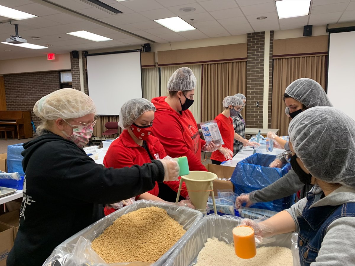 wittenberg's tweet photo. Lesotho Nutrition Initiative (LNI) runs another successful packing event, bringing total meals provided to date to 2.65 million. Read more about how @LNIatWitt  has helped those in need: https://t.co/RUy4XkR0fq
#HavingLight https://t.co/u7o6HTA607
