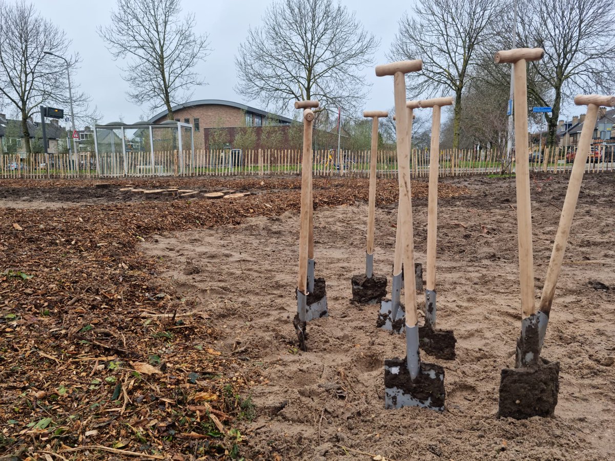Hendrik-Ido-Ambacht tweet media