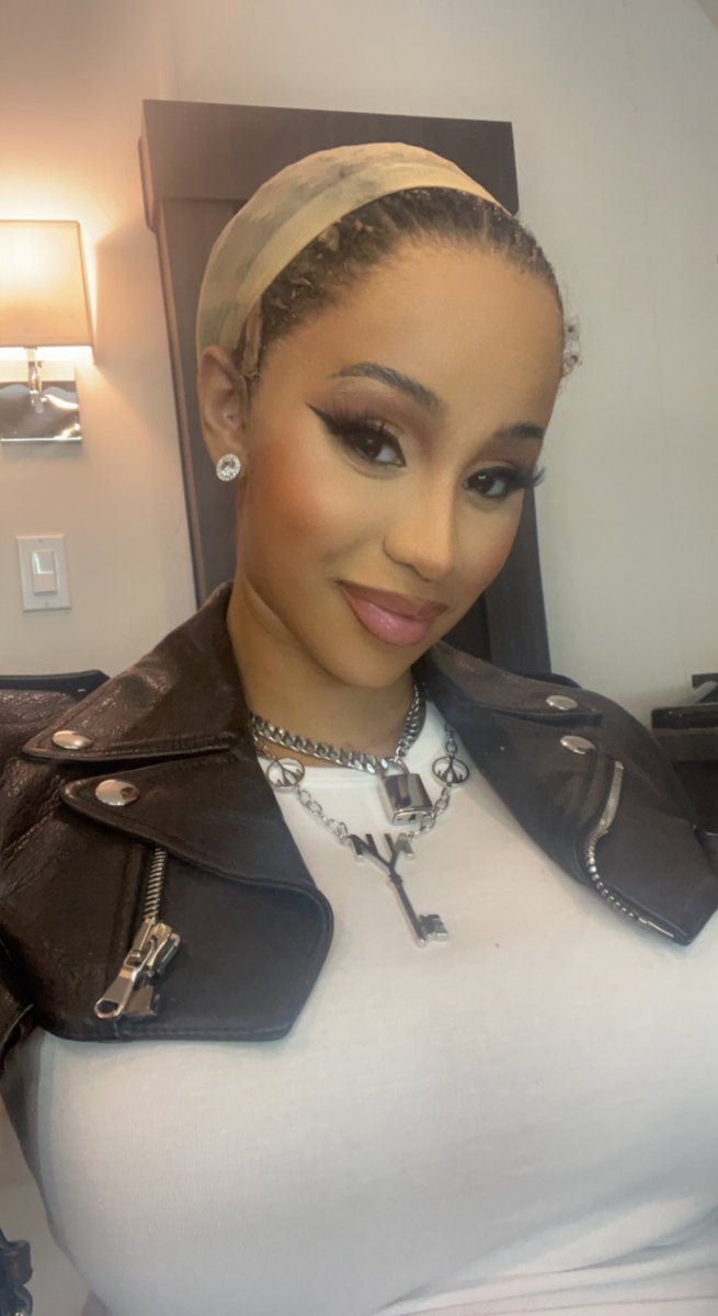 iamcardib's tweet photo. It’s a lifestyle https://t.co/0IaFGyUsvO