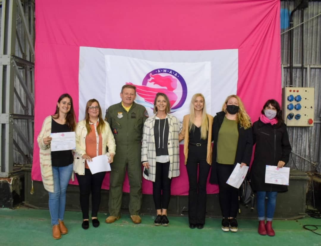 GriselPollacchi's tweet photo. Nos unimos al festejo por el Día de la Mujer Aeronáutica Argentina ✈️  en la V° Brigada Aérea de Villa Reynols para homenajearlas y destacar la gran labor que realizan!!!
#SecretariaDeLaMujer 💜
@VillaMercedesSL https://t.co/RXnNxpT2Kk