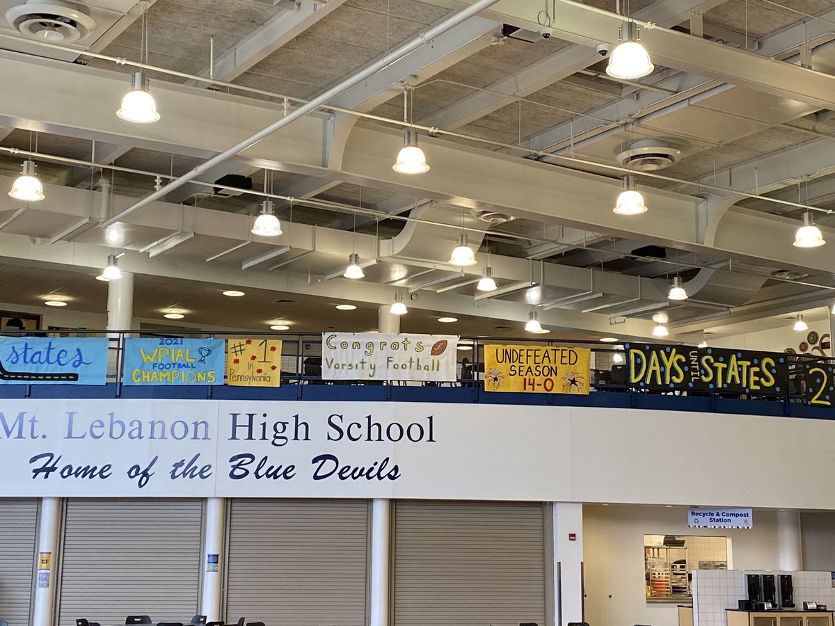 suzimerceinw's tweet photo. The high school is ready to send the team, cheerleaders and band off to Hershey! Great job Activities Office! @mtlebofootball #LeboProud https://t.co/ljT5mGSOd8