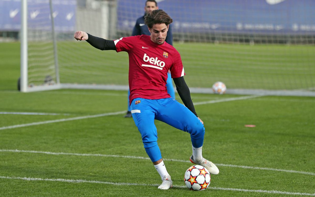FCBarcelona_es's tweet photo. 📌 ÚLTIMA HORA

▶ El FC Barcelona y @GranadaCdeF han llegado a un principio de acuerdo para la cesión de Àlex Collado hasta el final de esta temporada https://t.co/LyiCubkjoa