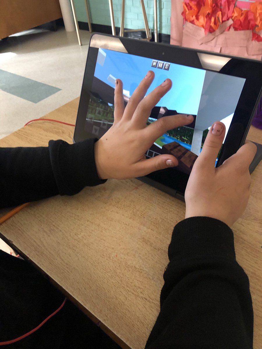 teachtempleton's tweet photo. Last week we used #minecraftforeducation to reinforce our fractions unit. Students created “Fraction Gardens” where certain portions of the garden had to be represented by different fractions. For example, 1/8 had to be an edible crop! @scdsbmath @HPprincipal1  #HuronParkPS https://t.co/BdfyUn6LnL