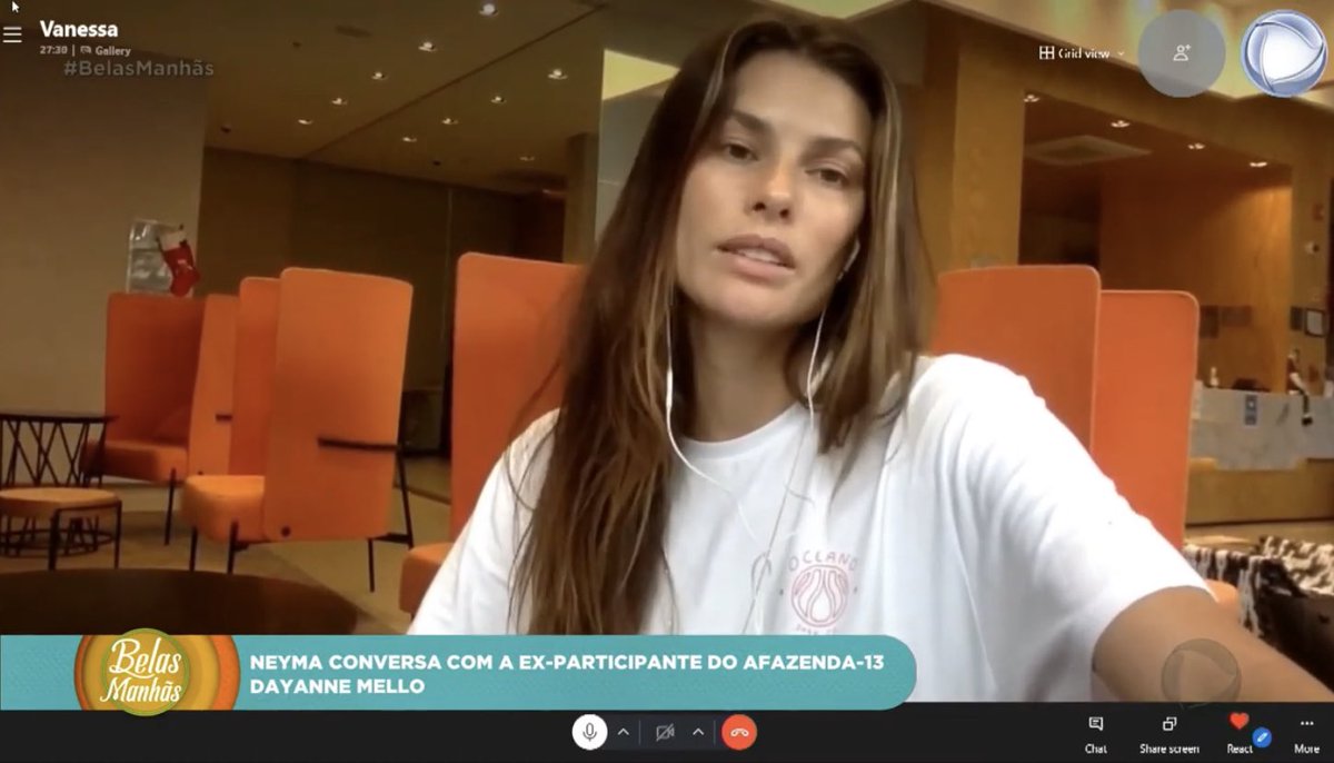 daydreamerfore3's tweet image. @daymelloreal gave an interview on a show broadcasted on TV Miramar. Go like comment, show love! 

Fast forward to 2:15 to view her part
Link : youtu.be/F5yJjNdmyVE
#mellos #tachinas #DayaneMello