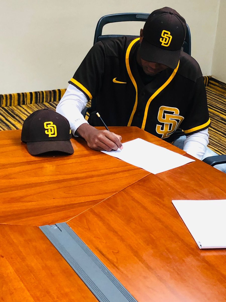 Francys Romero (@francysromerofr) on Twitter photo Cuban RHP Luis Madrazo (23) officially signs with the San Diego Padres. Great potential on his fastball (95 mph) and secondary pitches. Bonus deal was set at $ 10,000. Cuban RHP Luis Madrazo (23) officially signs with the San Diego Padres. Great potential on his fastball (95 mph) and secondary pitches. Bonus deal was set at $ 10,000.