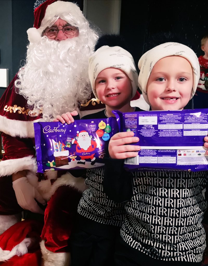 intouchwyth's tweet image. #CommunitySanta has been out again this evening.

Thanks to the Conservative Club at Crossacres for helping with the wet weather plan 🎅☔

@EventsForan @Fredleather