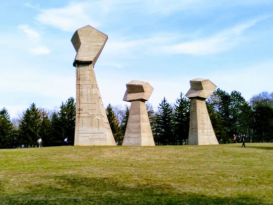 fussballgeekz's tweet photo. #Bubanj Memorial Park, #Nis, #Serbia/Former #Yugoslavia - Socialist in design, Ivan Sabolic's 'Three Fists' monoliths were erected in 1963 to commemorate the lives of 12,000 #Serbians mass exterminated by the Nazis between 1942-1944 in #Nis. @ColdWarPod @Coldwar_Steve https://t.co/ISl9GZI10S