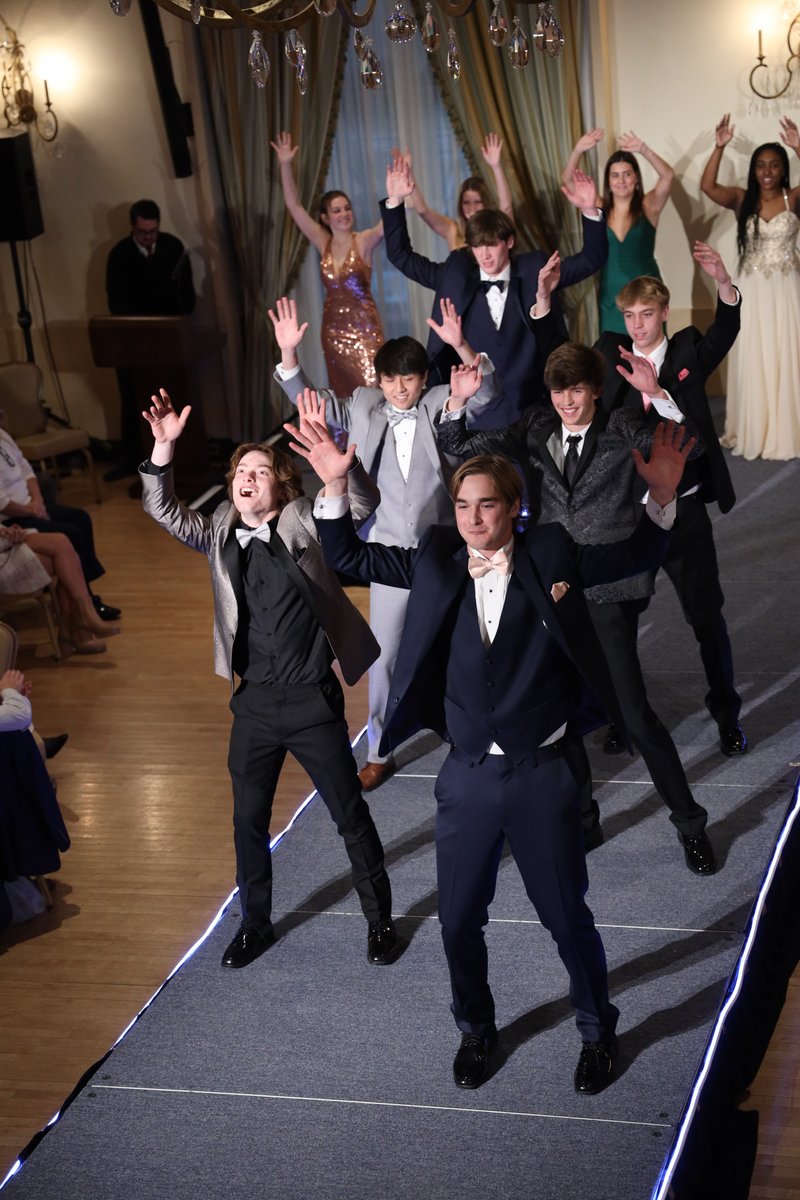 ArchmereAcademy's tweet photo. It's beginning to look a lot like ...the start of senior year celebrations! 🐧 🤩

Our #ClassOf2022 strutted, danced, and laughed their way down the runway, fully enjoying their moment to shine in this year's Fashion Show. And we loved watching them!!

#Auks #Seniors #Best4Years https://t.co/YdjGroI3pN
