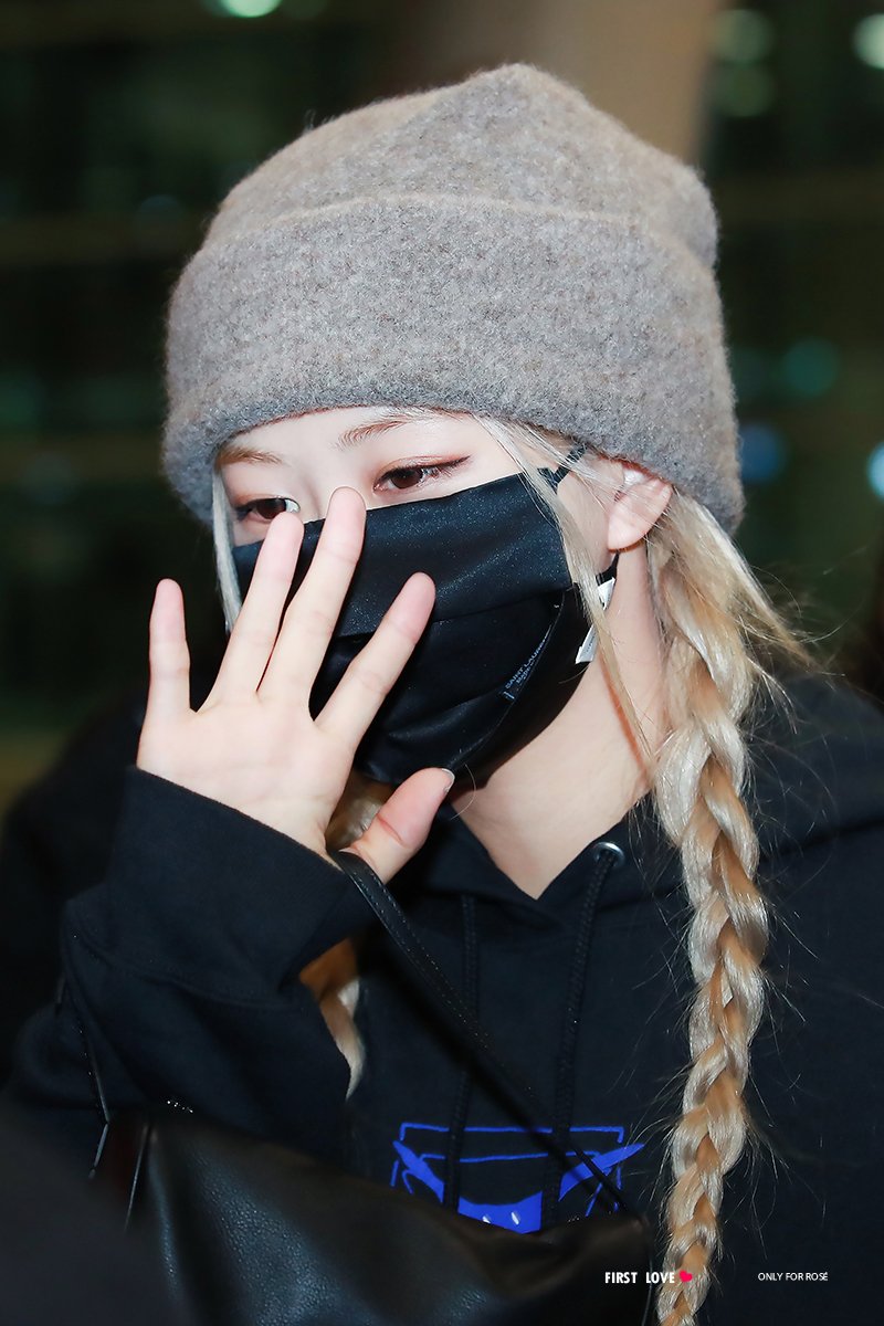 Mọi người retweet và fl chéo với mình nha🥺🥺
I vote 
#MAMAVOTE #rosé