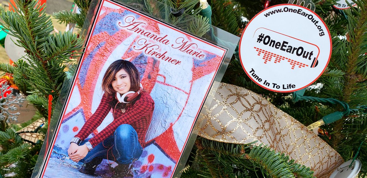 OneEarOut's tweet image. Check out our #OneEarOut Christmas tree at Thornton #WinterFest on Friday from 6:30pm-9pm &amp;amp; Saturday from 10am-9pm. Take home one of our ornaments to help raise awareness &amp;amp; vote for our tree in the contest. #TuneInToLife @CityofThornton @ThorntonPolice