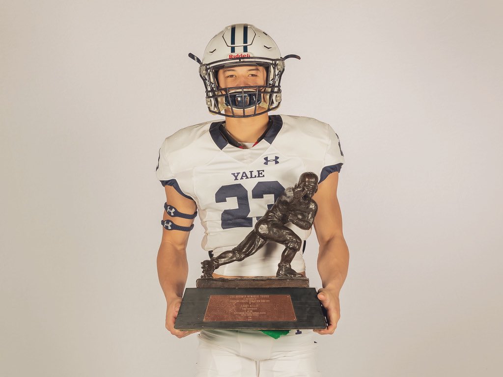 Had a great official visit at Yale this past weekend! Big thanks to the whole staff for having my family and I!