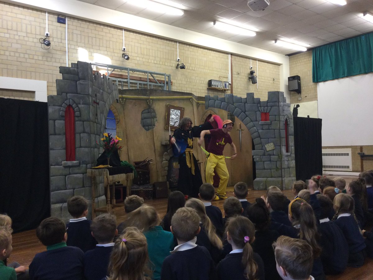 BeechHighlands's tweet photo. The magic carpet panto was super fun! The magic tricks were incredible 🪄 https://t.co/Y0CMZjuUea