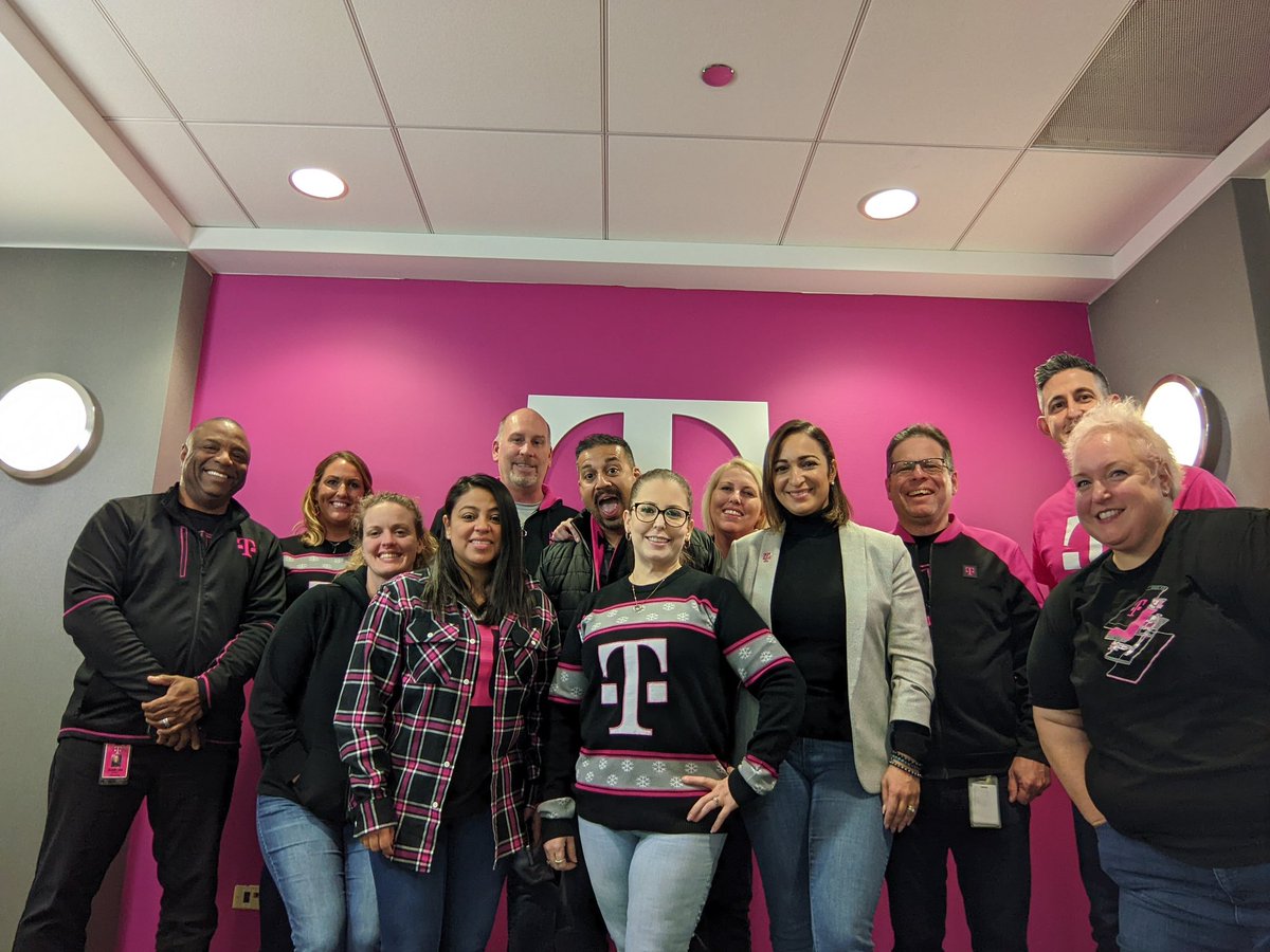 MichelleVega2's tweet image. Love this amazing #midwestmagic team led by the awesome @RJGomezIII !