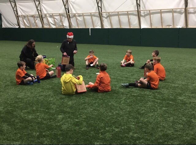 VillaAintree's tweet photo. Last training session for 2021
Looking forward to 2022 with these lads ππ»
Some early Christmas presents π
#UptheVilla
#SantaGary https://t.co/BHve8gSbSR